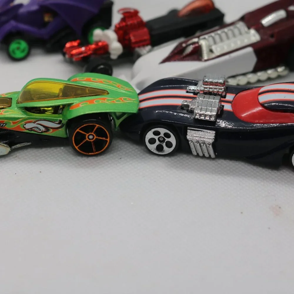 Hot Wheels lot of 6 diecast various models in good shape 1:64 scale